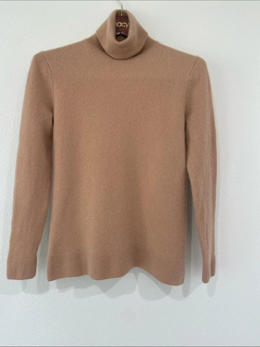 Neiman Marcus Camel Turtleneck 100%-Cashmere Sweater. Size M
